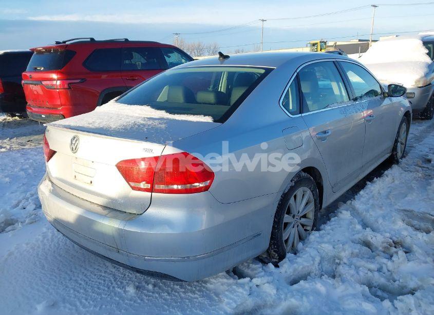 Photo 4 of 2012 Volkswagen Passat 2.5L SEL PREMIUM (VIN 1VWCP7A37CC105810)