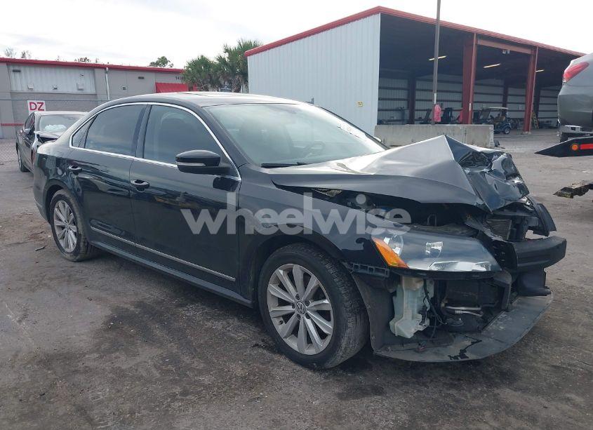 2013 Volkswagen Passat 2.5L SEL PREMIUM (VIN 1VWCP7A37DC056870) main photo