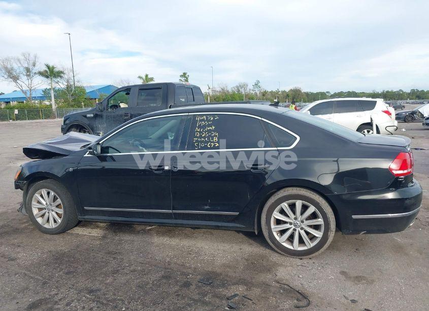 Photo 14 of 2013 Volkswagen Passat 2.5L SEL PREMIUM (VIN 1VWCP7A37DC056870)