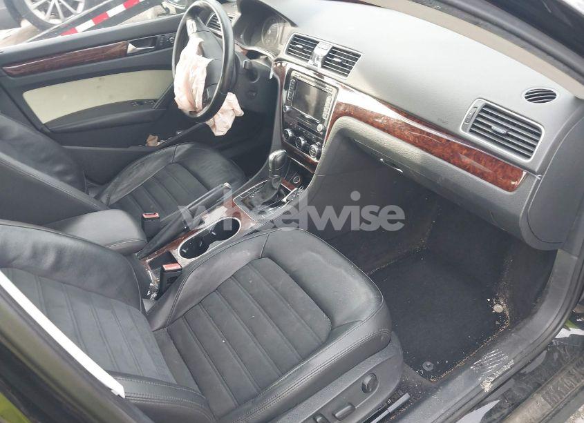 Photo 5 of 2013 Volkswagen Passat 2.5L SEL PREMIUM (VIN 1VWCP7A37DC056870)