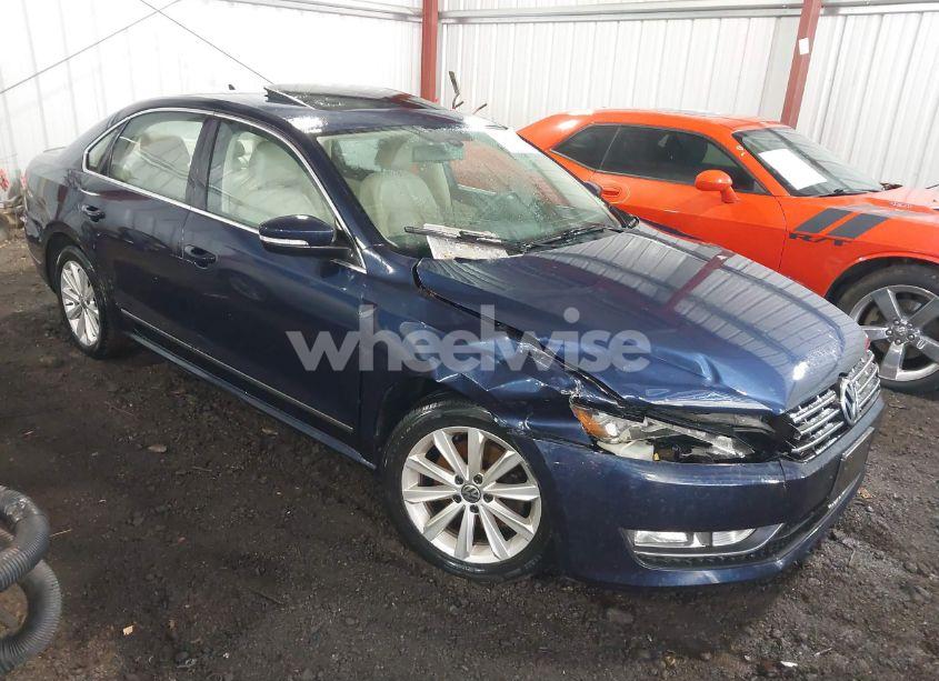 2013 Volkswagen Passat 2.5L SEL PREMIUM (VIN 1VWCP7A37DC150036) main photo