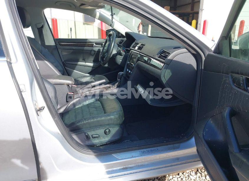 Photo 5 of 2014 Volkswagen Passat 1.8T SEL PREMIUM (VIN 1VWCS7A34EC078258)