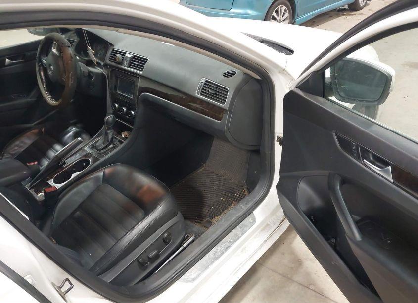 Photo 5 of 2014 Volkswagen Passat 1.8T SEL PREMIUM (VIN 1VWCS7A36EC057394)