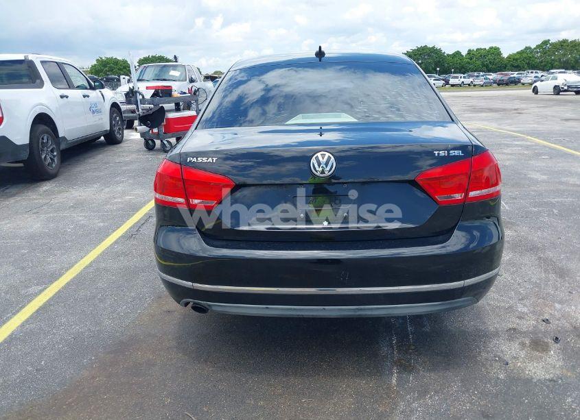Photo 16 of 2015 Volkswagen Passat 1.8T SEL PREMIUM (VIN 1VWCS7A37FC024731)