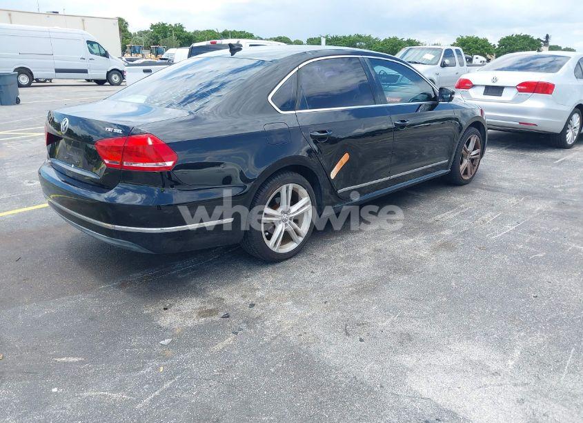 Photo 4 of 2015 Volkswagen Passat 1.8T SEL PREMIUM (VIN 1VWCS7A37FC024731)