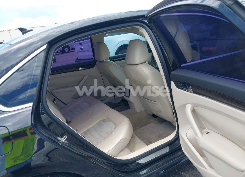 Photo 8 of 2015 Volkswagen Passat 1.8T SEL PREMIUM (VIN 1VWCS7A37FC024731)