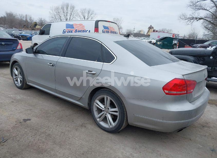 Photo 3 of 2014 Volkswagen Passat 1.8T SEL PREMIUM (VIN 1VWCS7A3XEC015097)