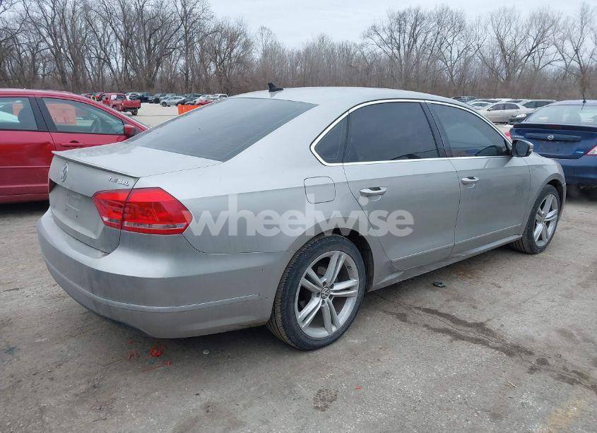 Photo 4 of 2014 Volkswagen Passat 1.8T SEL PREMIUM (VIN 1VWCS7A3XEC015097)