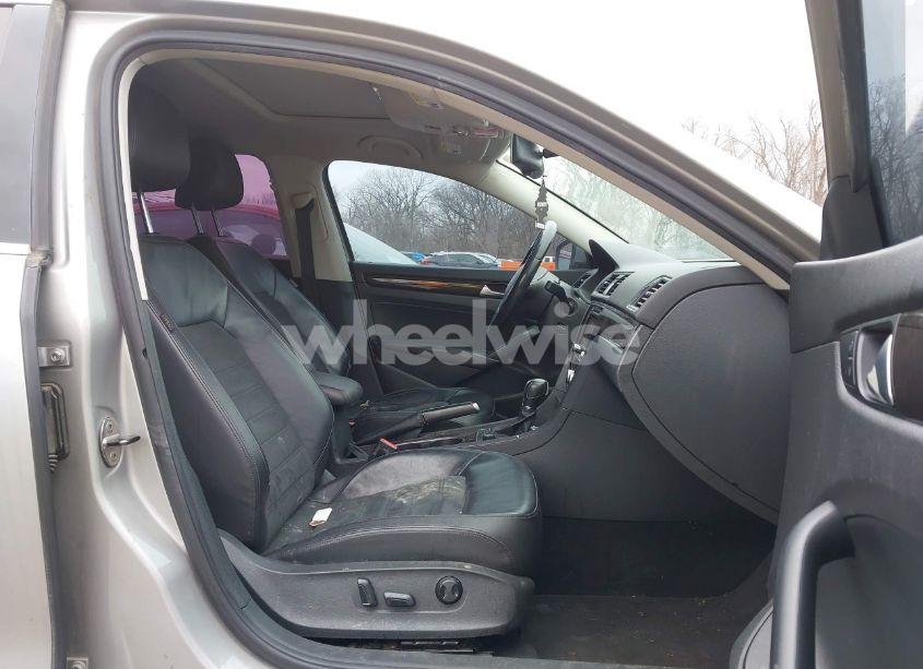 Photo 5 of 2014 Volkswagen Passat 1.8T SEL PREMIUM (VIN 1VWCS7A3XEC015097)