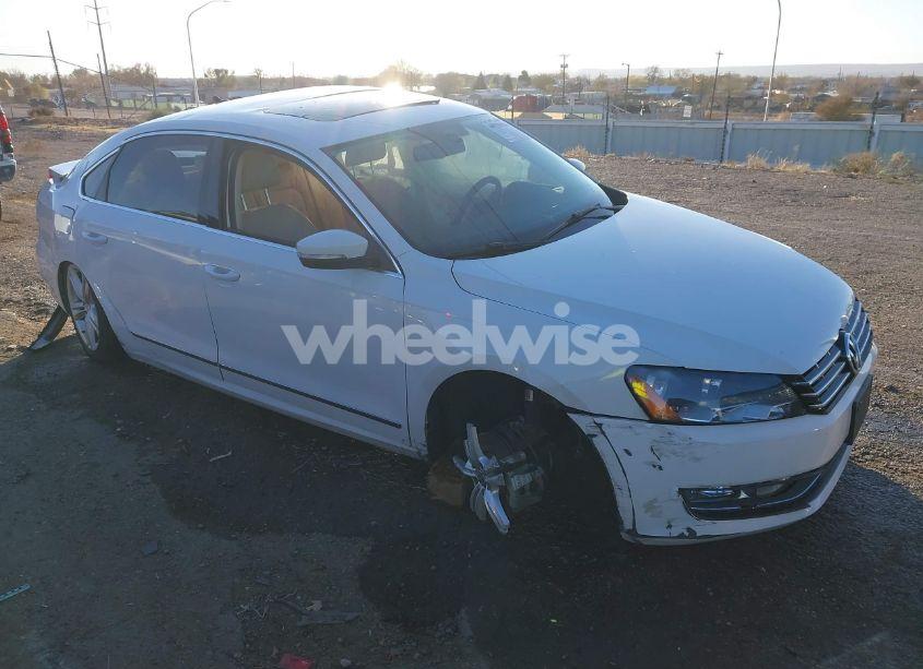 Photo 13 of 2014 Volkswagen Passat 1.8T SEL PREMIUM (VIN 1VWCS7A3XEC082766)