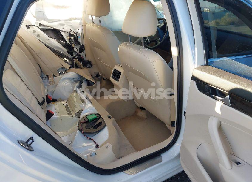 Photo 8 of 2014 Volkswagen Passat 1.8T SEL PREMIUM (VIN 1VWCS7A3XEC082766)