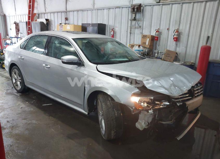 2015 Volkswagen Passat 1.8T SEL PREMIUM (VIN 1VWCT7A30FC117765) main photo