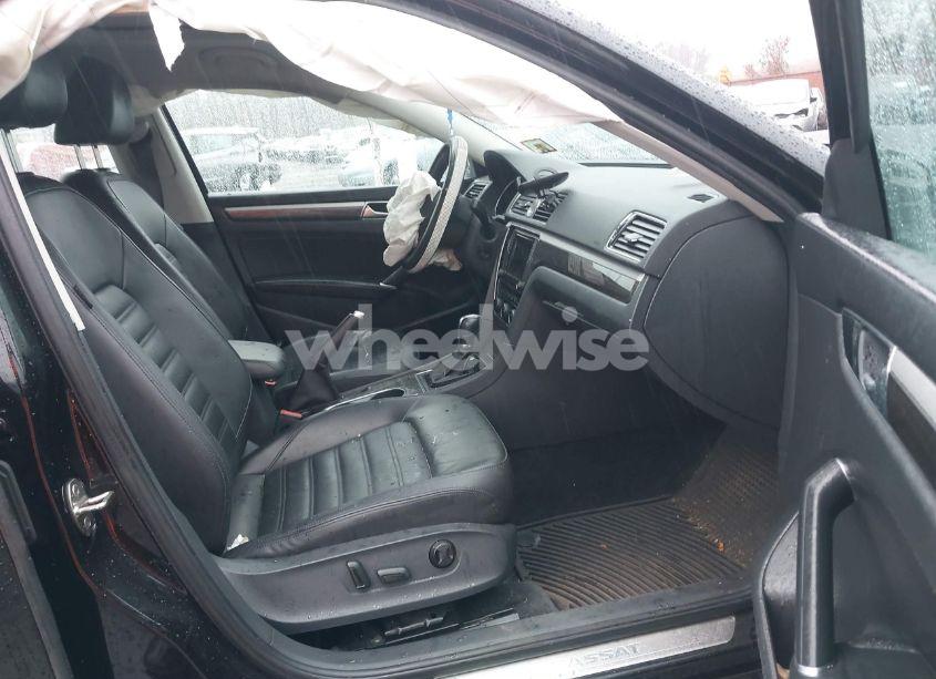 Photo 5 of 2016 Volkswagen Passat 1.8T SEL (VIN 1VWCT7A30GC018803)