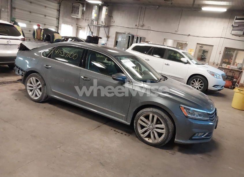 2017 Volkswagen Passat 1.8T SEL PREMIUM (VIN 1VWCT7A30HC055903) main photo