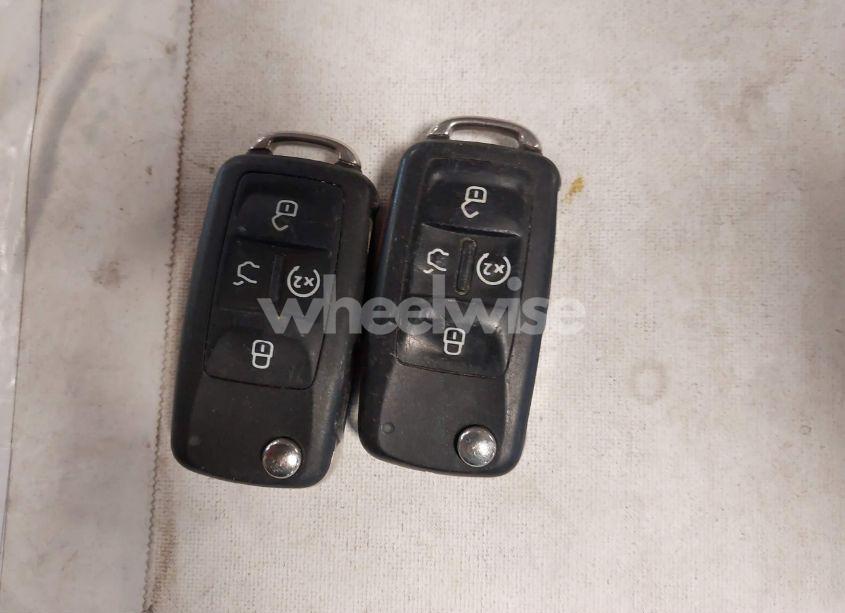 Photo 11 of 2017 Volkswagen Passat 1.8T SEL PREMIUM (VIN 1VWCT7A30HC055903)