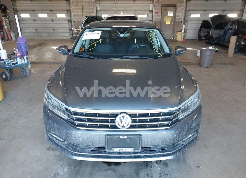 Photo 13 of 2017 Volkswagen Passat 1.8T SEL PREMIUM (VIN 1VWCT7A30HC055903)