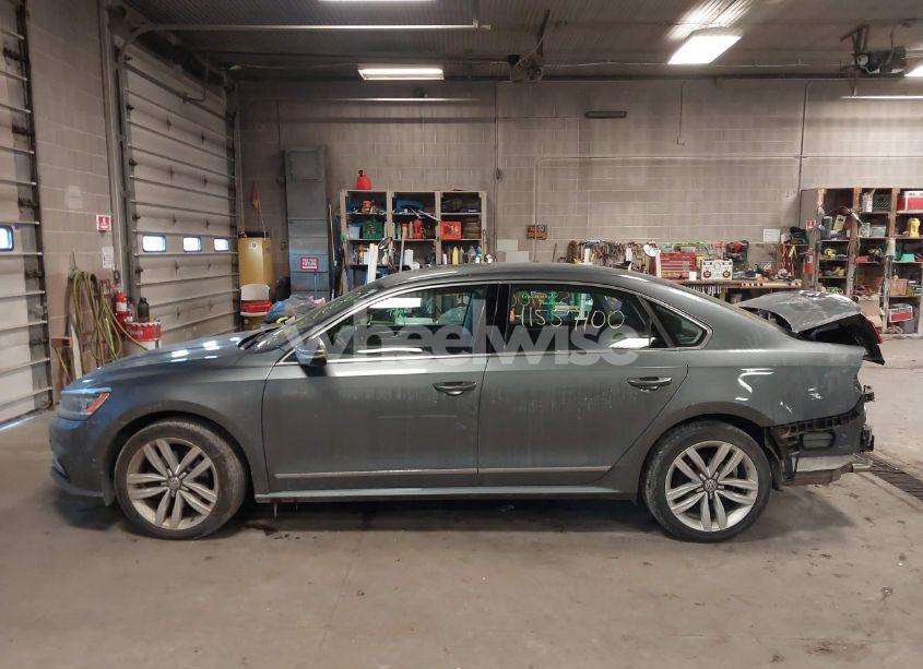 Photo 15 of 2017 Volkswagen Passat 1.8T SEL PREMIUM (VIN 1VWCT7A30HC055903)