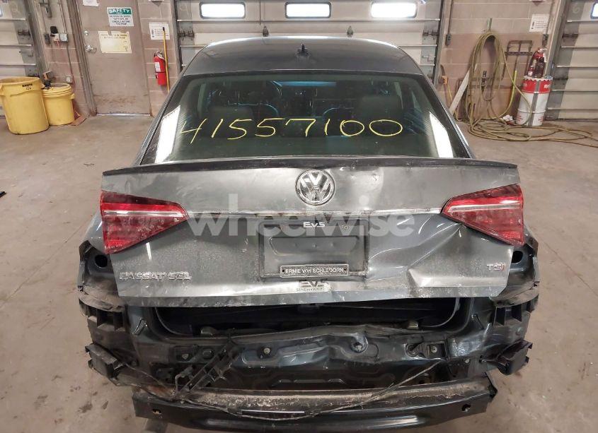 Photo 17 of 2017 Volkswagen Passat 1.8T SEL PREMIUM (VIN 1VWCT7A30HC055903)