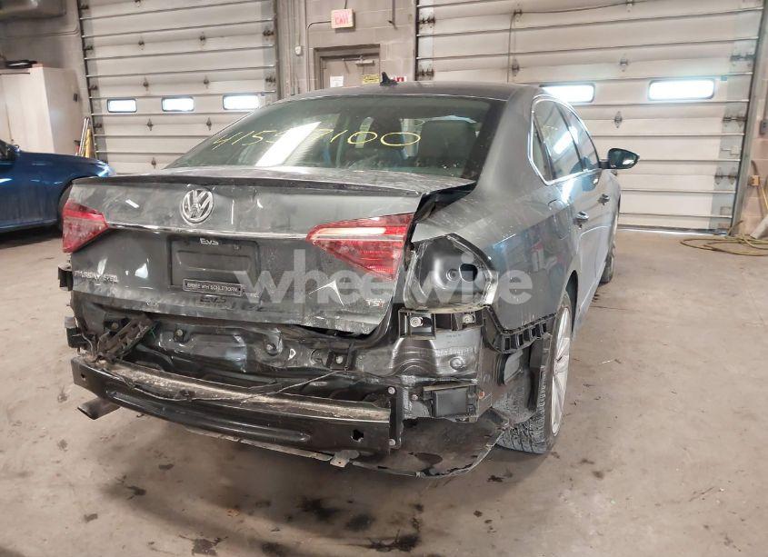 Photo 6 of 2017 Volkswagen Passat 1.8T SEL PREMIUM (VIN 1VWCT7A30HC055903)