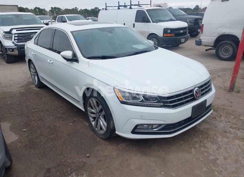 2017 Volkswagen Passat 1.8T SEL PREMIUM (VIN 1VWCT7A30HC081224) main photo