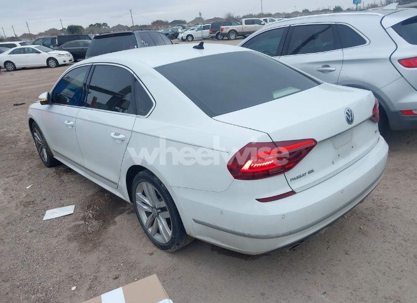 Photo 3 of 2017 Volkswagen Passat 1.8T SEL PREMIUM (VIN 1VWCT7A30HC081224)