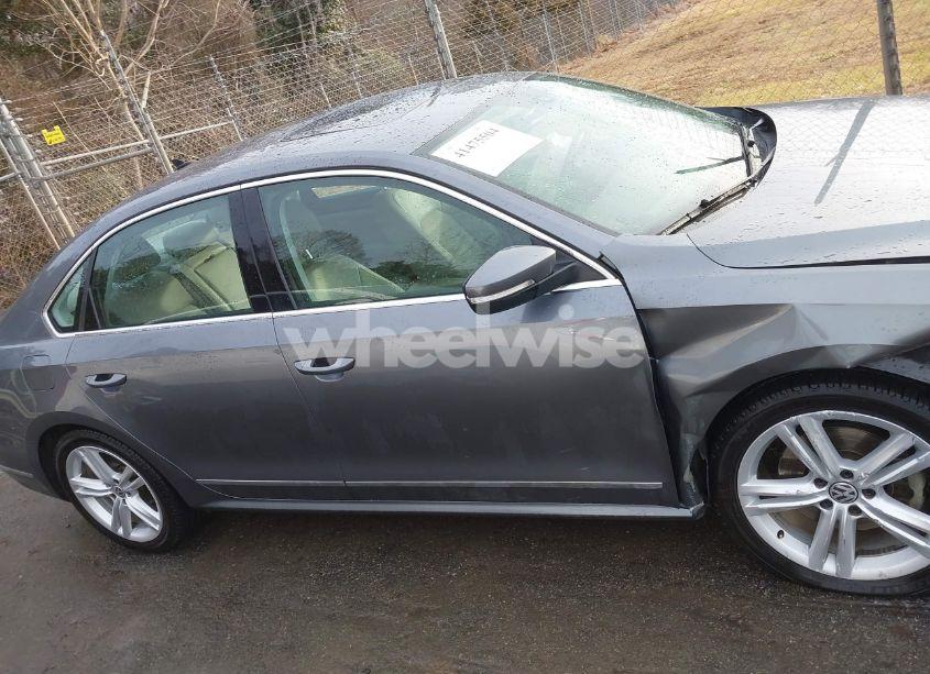 Photo 13 of 2014 Volkswagen Passat 1.8T SEL PREMIUM (VIN 1VWCT7A31EC054612)