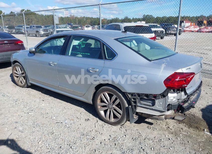 Photo 15 of 2016 Volkswagen Passat 1.8T SEL PREMIUM (VIN 1VWCT7A31GC001976)