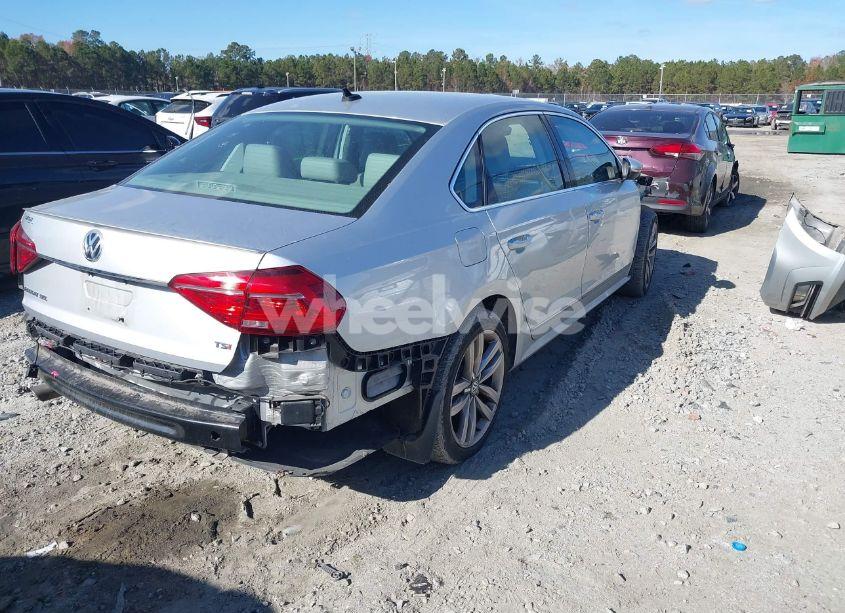Photo 4 of 2016 Volkswagen Passat 1.8T SEL PREMIUM (VIN 1VWCT7A31GC001976)