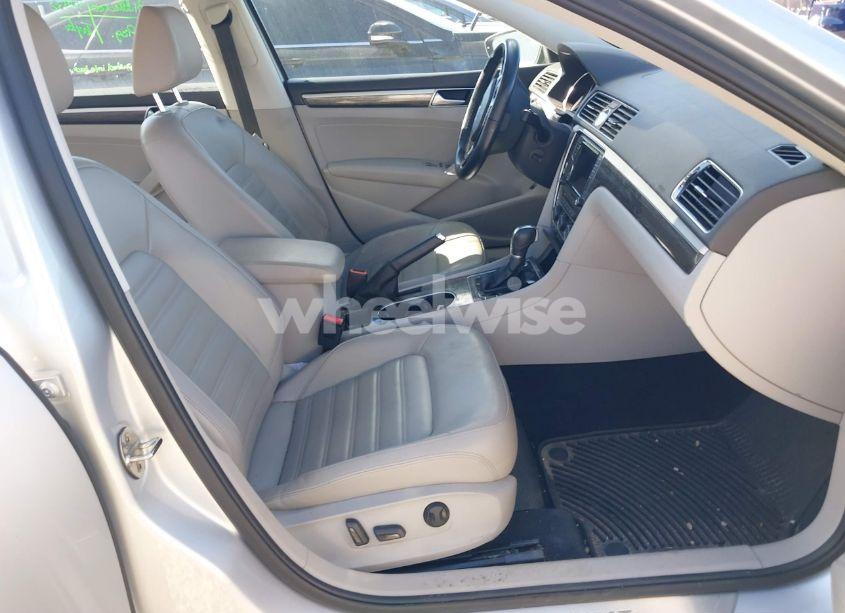 Photo 5 of 2016 Volkswagen Passat 1.8T SEL PREMIUM (VIN 1VWCT7A31GC001976)