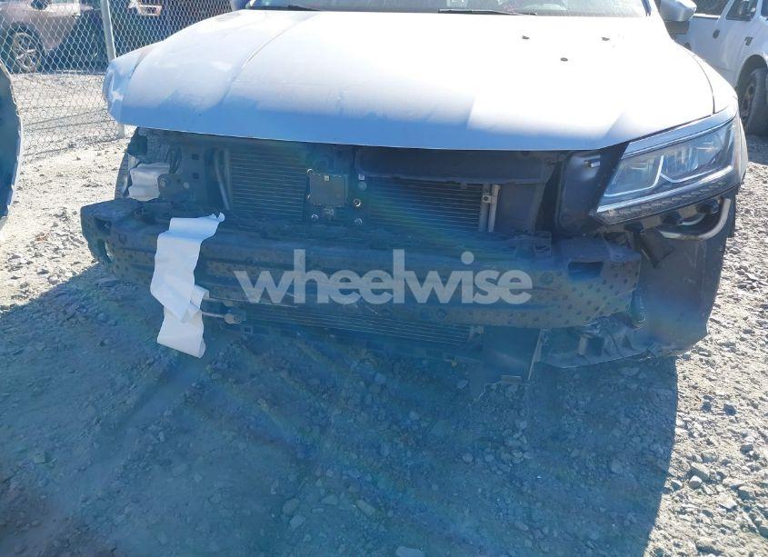 Photo 6 of 2016 Volkswagen Passat 1.8T SEL PREMIUM (VIN 1VWCT7A31GC001976)