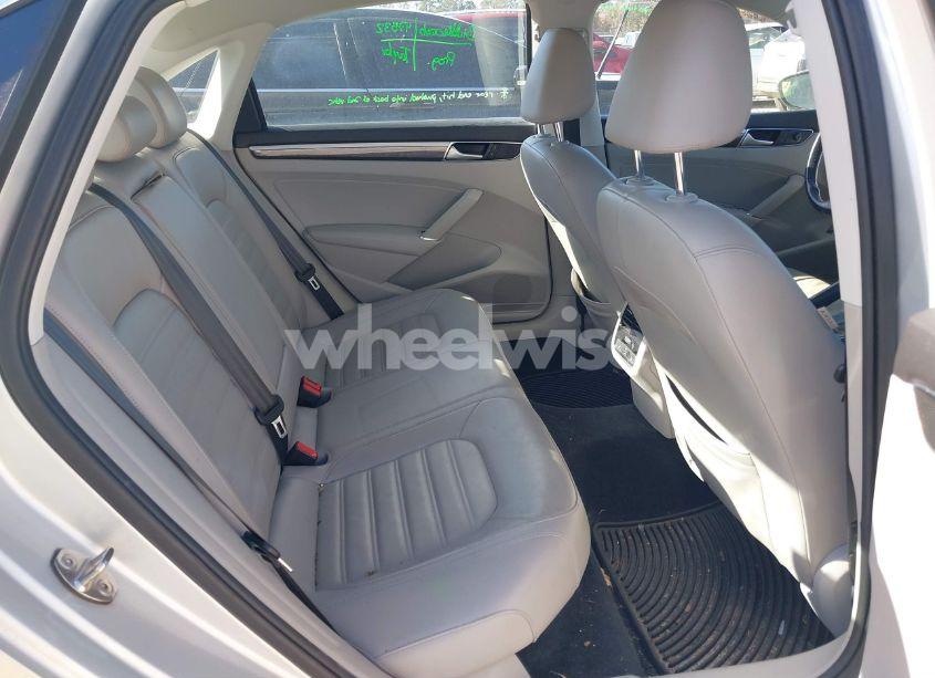 Photo 8 of 2016 Volkswagen Passat 1.8T SEL PREMIUM (VIN 1VWCT7A31GC001976)