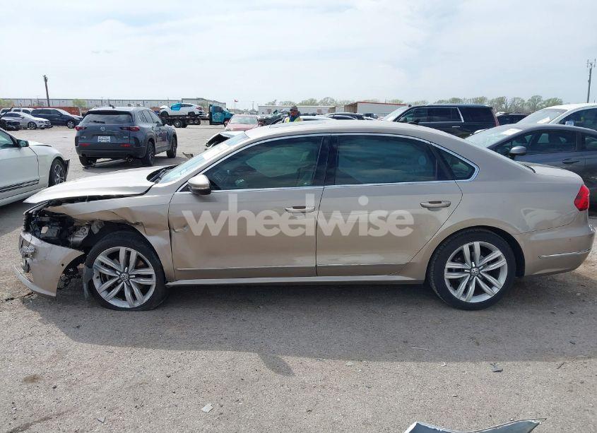 Photo 14 of 2016 Volkswagen Passat 1.8T SEL PREMIUM (VIN 1VWCT7A31GC015070)