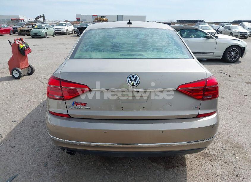 Photo 16 of 2016 Volkswagen Passat 1.8T SEL PREMIUM (VIN 1VWCT7A31GC015070)