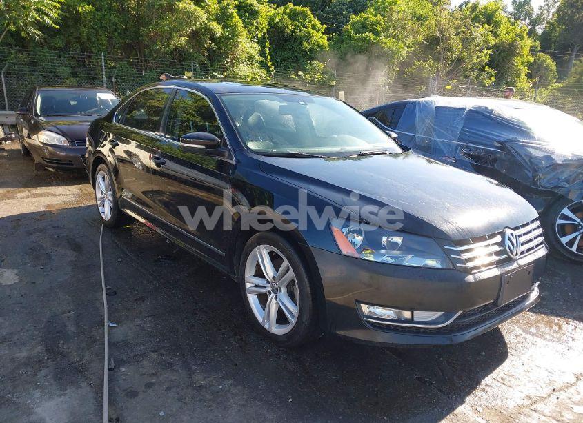 2014 Volkswagen Passat 1.8T SEL PREMIUM (VIN 1VWCT7A32EC033140) main photo