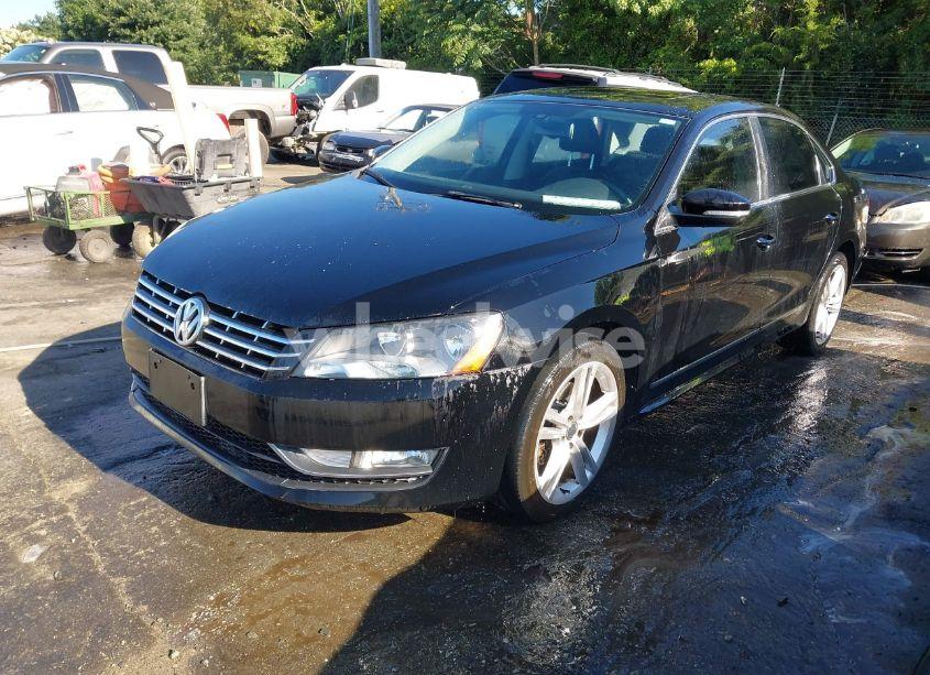 Photo 2 of 2014 Volkswagen Passat 1.8T SEL PREMIUM (VIN 1VWCT7A32EC033140)