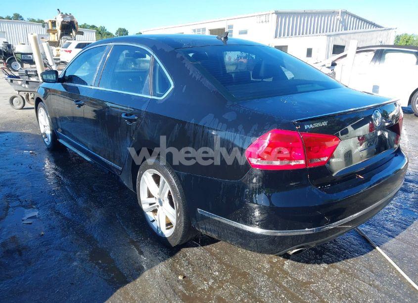 Photo 3 of 2014 Volkswagen Passat 1.8T SEL PREMIUM (VIN 1VWCT7A32EC033140)