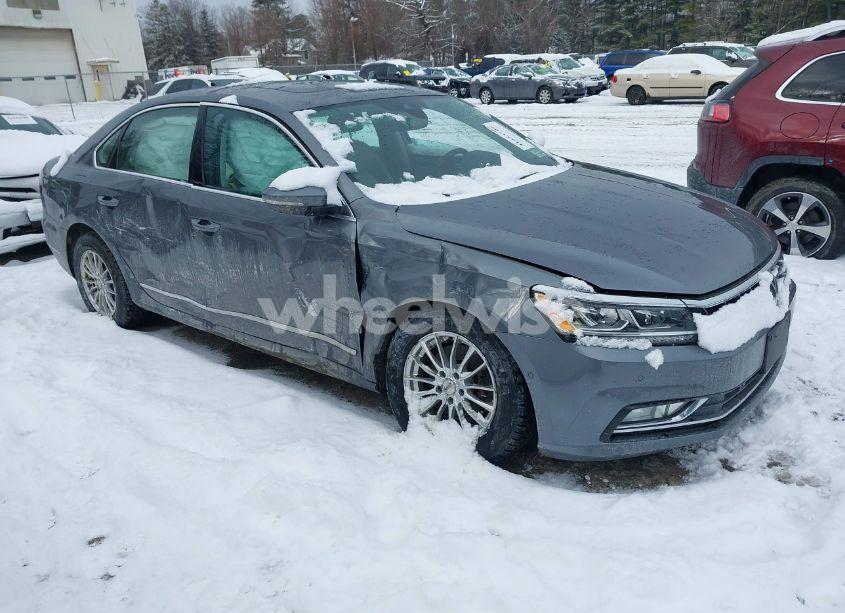 2017 Volkswagen Passat 1.8T SEL PREMIUM (VIN 1VWCT7A32HC033434) main photo