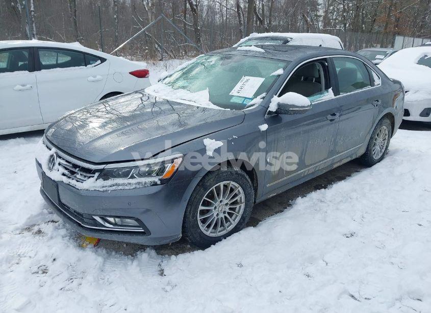 Photo 2 of 2017 Volkswagen Passat 1.8T SEL PREMIUM (VIN 1VWCT7A32HC033434)