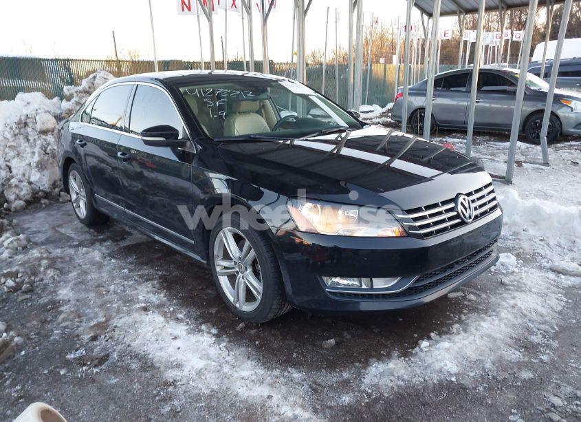 2015 Volkswagen Passat 1.8T SEL PREMIUM (VIN 1VWCT7A33FC058517) main photo