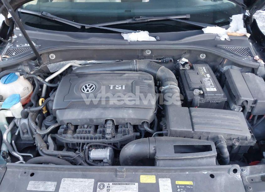 Photo 10 of 2015 Volkswagen Passat 1.8T SEL PREMIUM (VIN 1VWCT7A33FC058517)