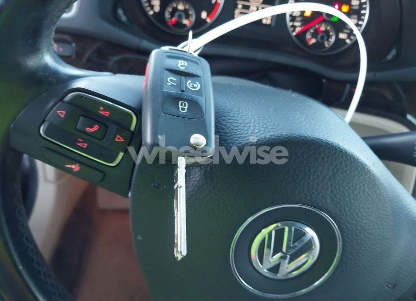 Photo 11 of 2015 Volkswagen Passat 1.8T SEL PREMIUM (VIN 1VWCT7A33FC058517)