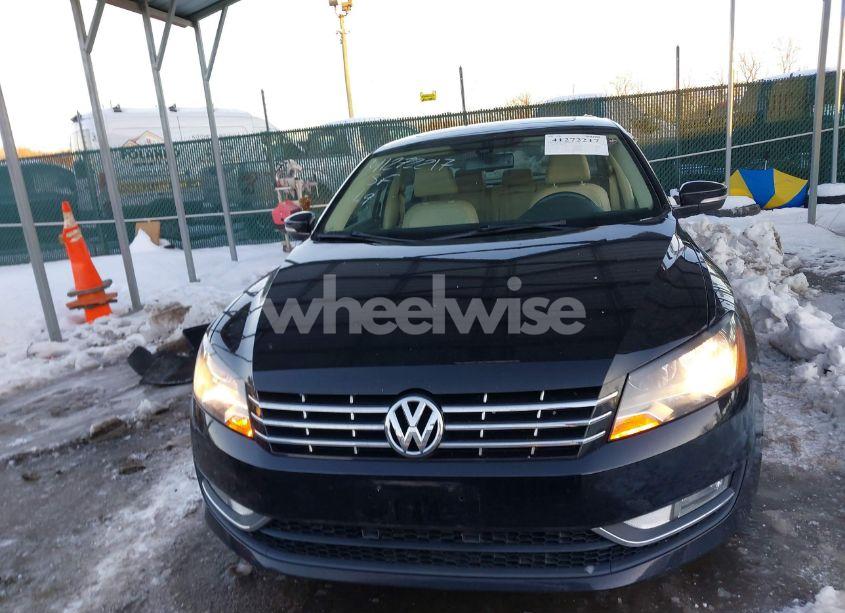 Photo 12 of 2015 Volkswagen Passat 1.8T SEL PREMIUM (VIN 1VWCT7A33FC058517)