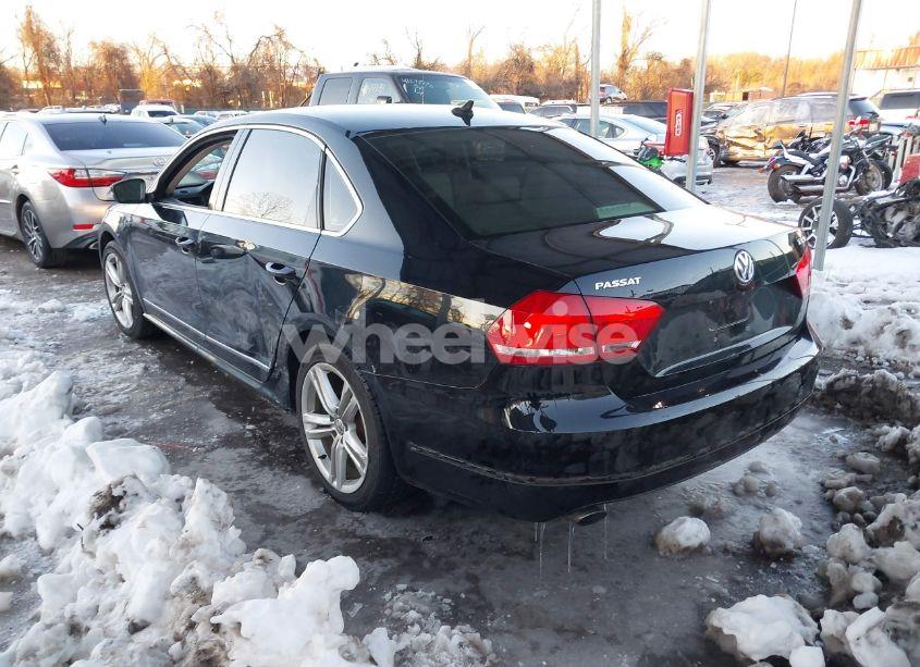 Photo 3 of 2015 Volkswagen Passat 1.8T SEL PREMIUM (VIN 1VWCT7A33FC058517)