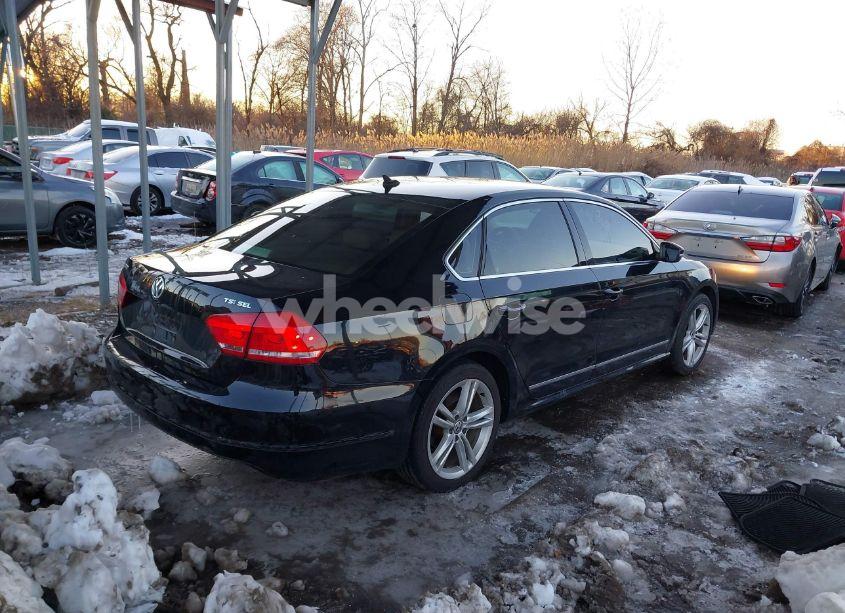 Photo 4 of 2015 Volkswagen Passat 1.8T SEL PREMIUM (VIN 1VWCT7A33FC058517)