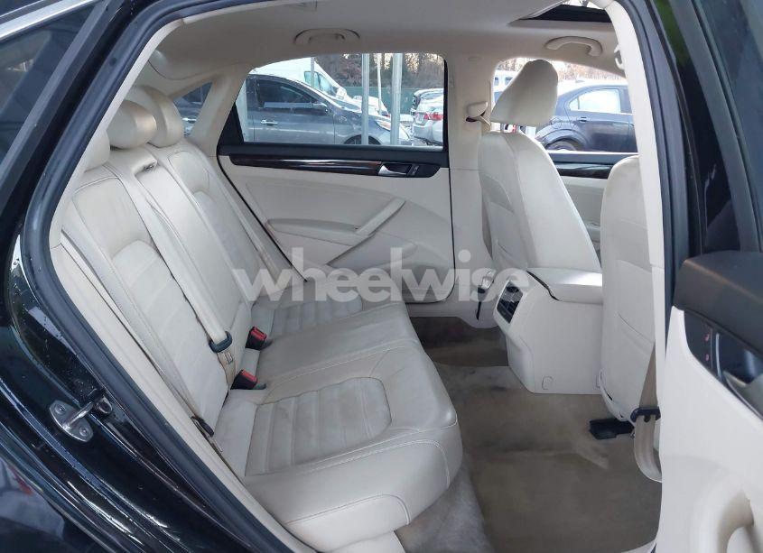 Photo 8 of 2015 Volkswagen Passat 1.8T SEL PREMIUM (VIN 1VWCT7A33FC058517)