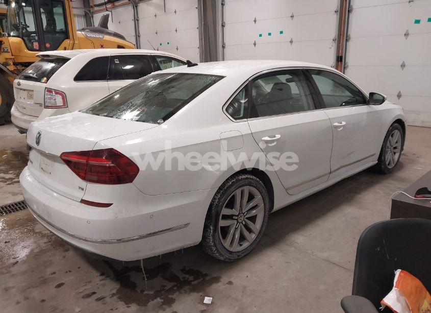 Photo 4 of 2017 Volkswagen Passat 1.8T SEL PREMIUM (VIN 1VWCT7A33HC040893)