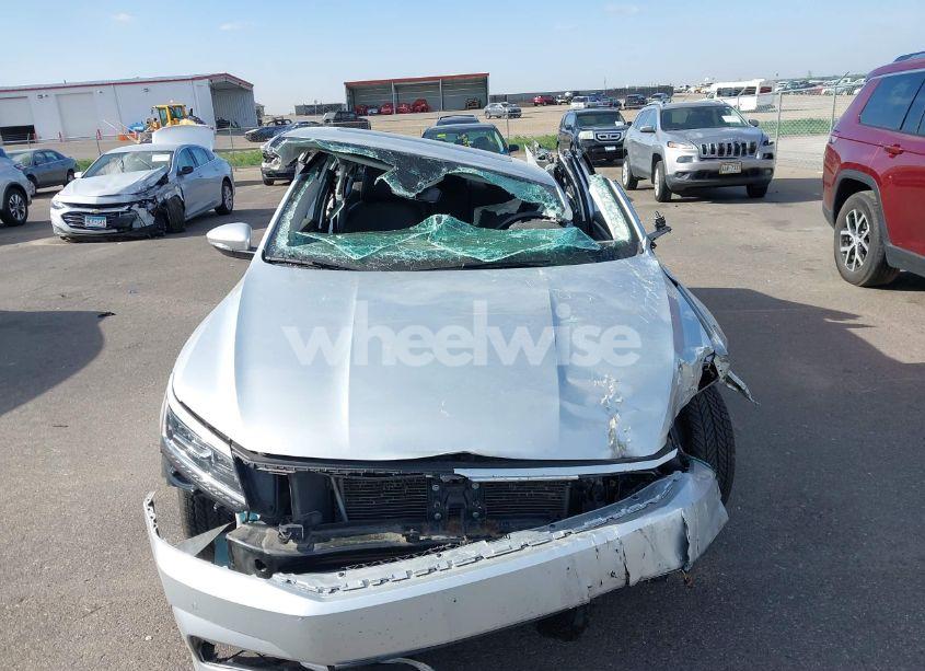 Photo 12 of 2017 Volkswagen Passat 1.8T SEL PREMIUM (VIN 1VWCT7A33HC060609)