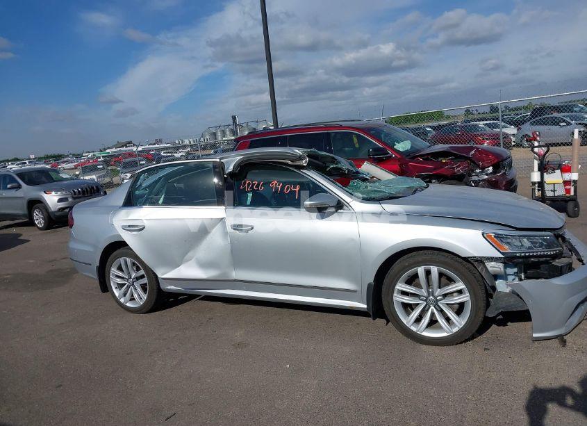 Photo 13 of 2017 Volkswagen Passat 1.8T SEL PREMIUM (VIN 1VWCT7A33HC060609)