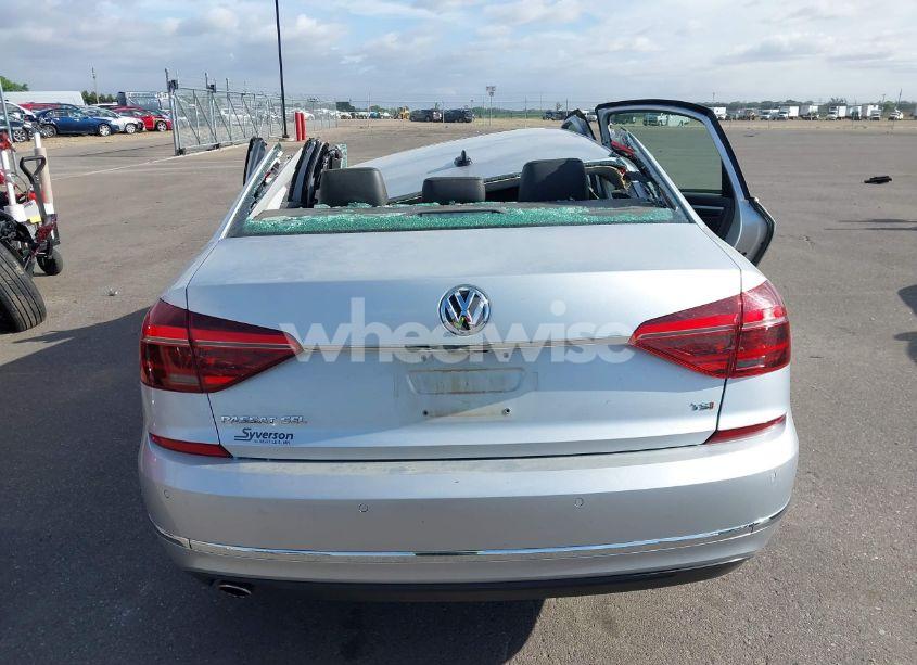 Photo 16 of 2017 Volkswagen Passat 1.8T SEL PREMIUM (VIN 1VWCT7A33HC060609)