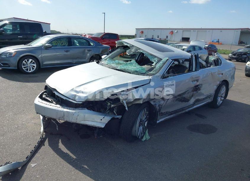 Photo 2 of 2017 Volkswagen Passat 1.8T SEL PREMIUM (VIN 1VWCT7A33HC060609)